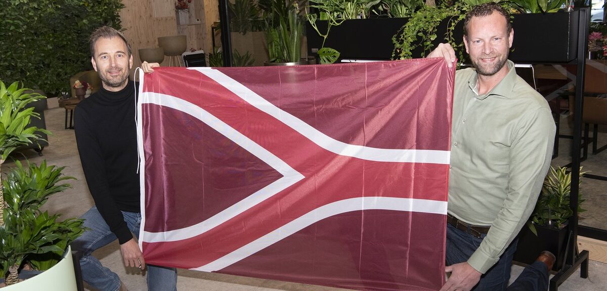 Lindus verrast leden op ‘Dag van de Ondernemer’ met Liemerse vlag